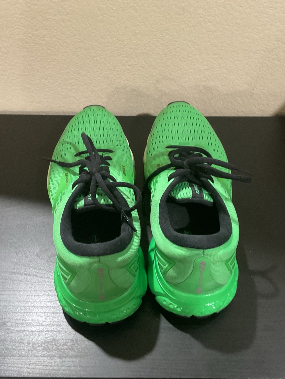 Brooks Bright Green Men's Running Sneakers with Black Accents